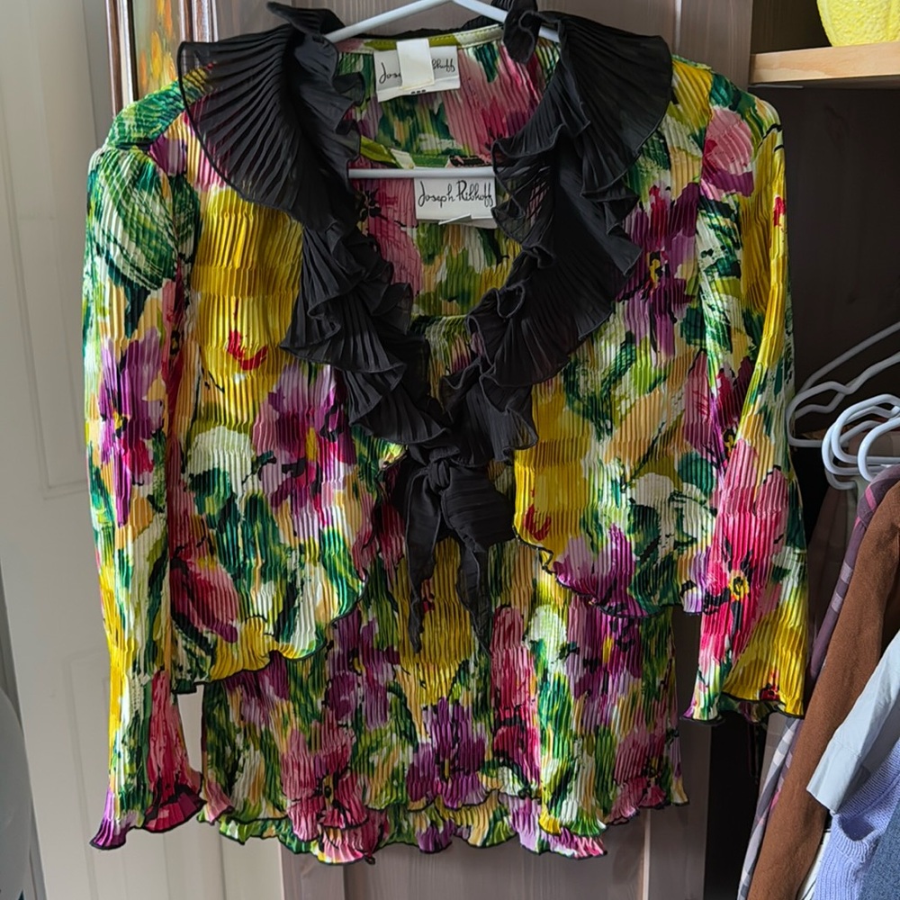 Vintage Joseph Ribkoff Set Floral Accordion Top And Jacket